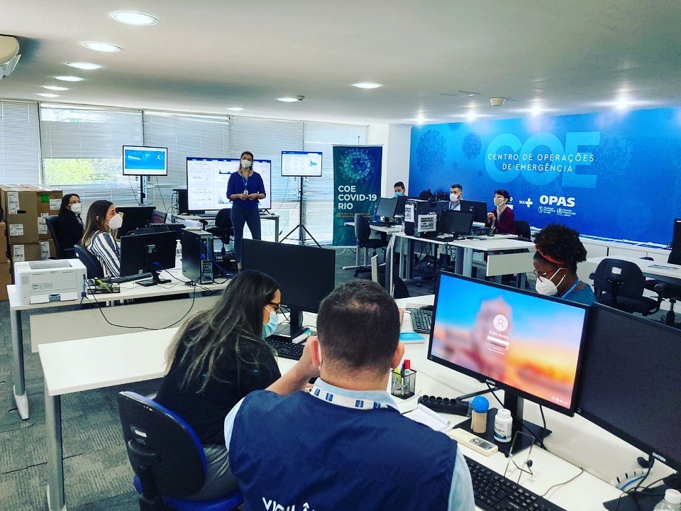 O Complexo Regulador possui uma equipe técnica que realiza atualizações e o monitoramento sobre as regulações a leitos destinados a pacientes acometidos pela Covid-19 integrando, desta forma, uma força tarefa do Centro de Operações Especiais - COE  COVID19.