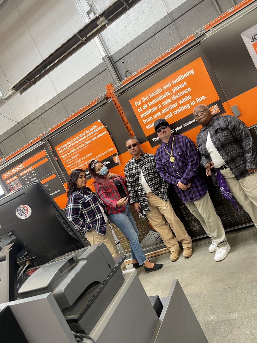 Just a little bit of fun <a href="/2501/">逆関節</a> pro desk today. They looked great and customers loved it. 2501 rocks… ⁦<a href="/staceyjsharp1/">Stacey J Sharp-Brown</a>⁩ ⁦<a href="/BrianConwayTHD/">Brian Conway</a>⁩ ⁦<a href="/Gina_Windsor/">Gina Windsor</a>⁩ ⁦<a href="/GBHD2501/">Jen Lowman 🌞</a>⁩ ⁦@Kaylalynn2501⁩ ⁦