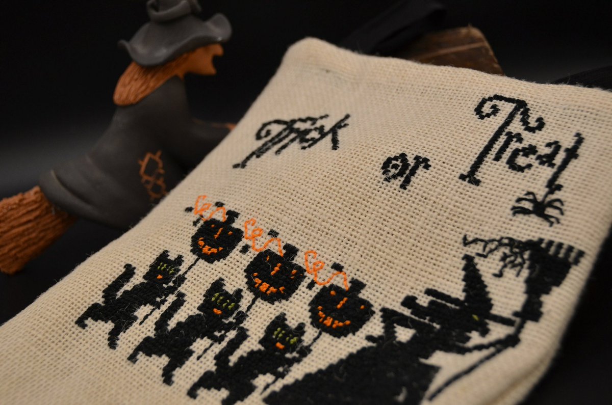 marisou2's tweet photo. Quiero compartir lo último que he añadido a mi tienda de #etsy: Trick or Treat Bag, Halloween Candies Bag, Witch Halloween Bag, Candies Bag https://t.co/IXBBKJ31vZ https://t.co/qfkWBhnNIp