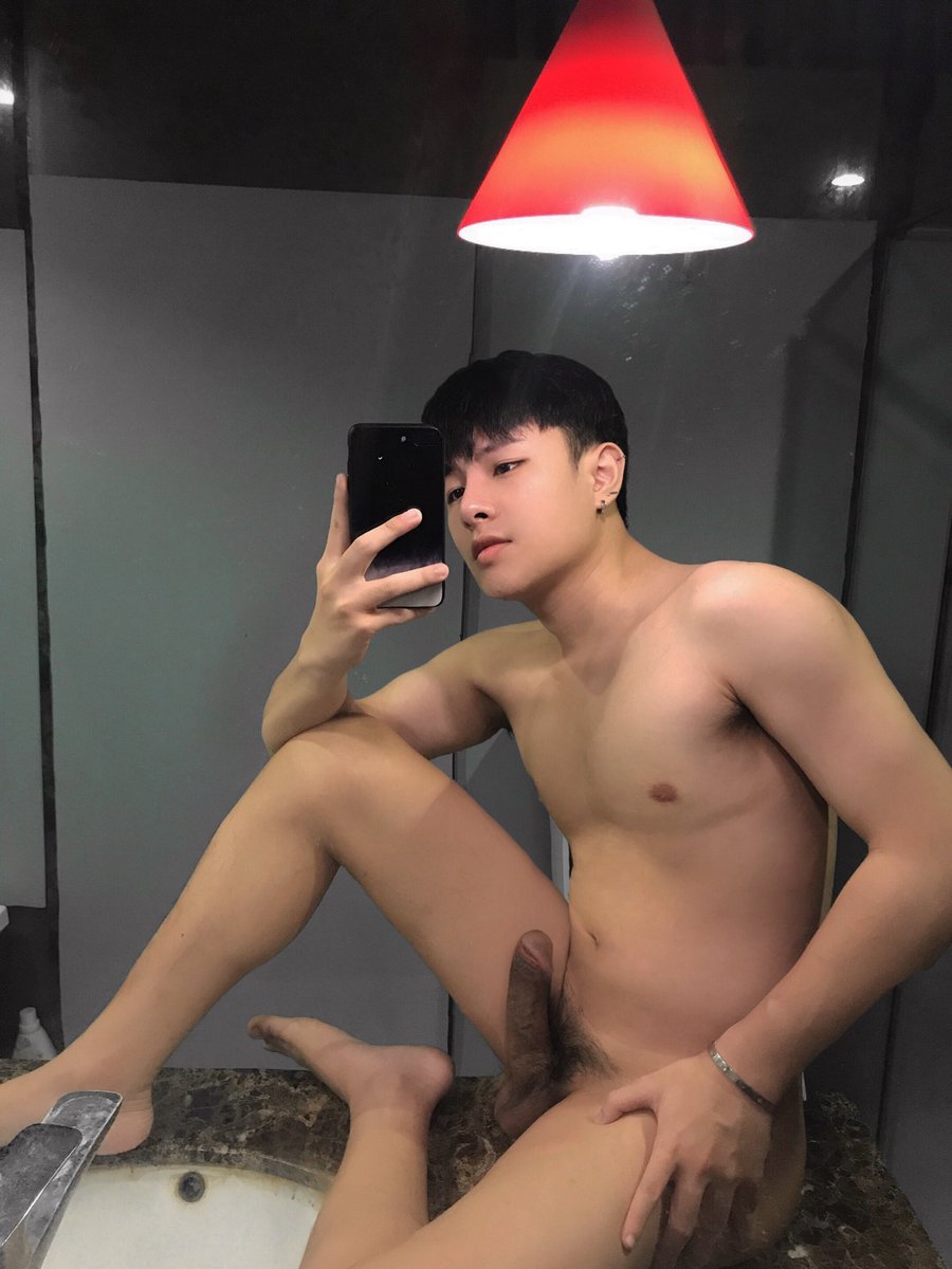 caubedangthuong's tweet photo. Em có sợ độ cao không? Để anh biết đường đưa em lên đỉnh :)) https://t.co/uOlaopG762
