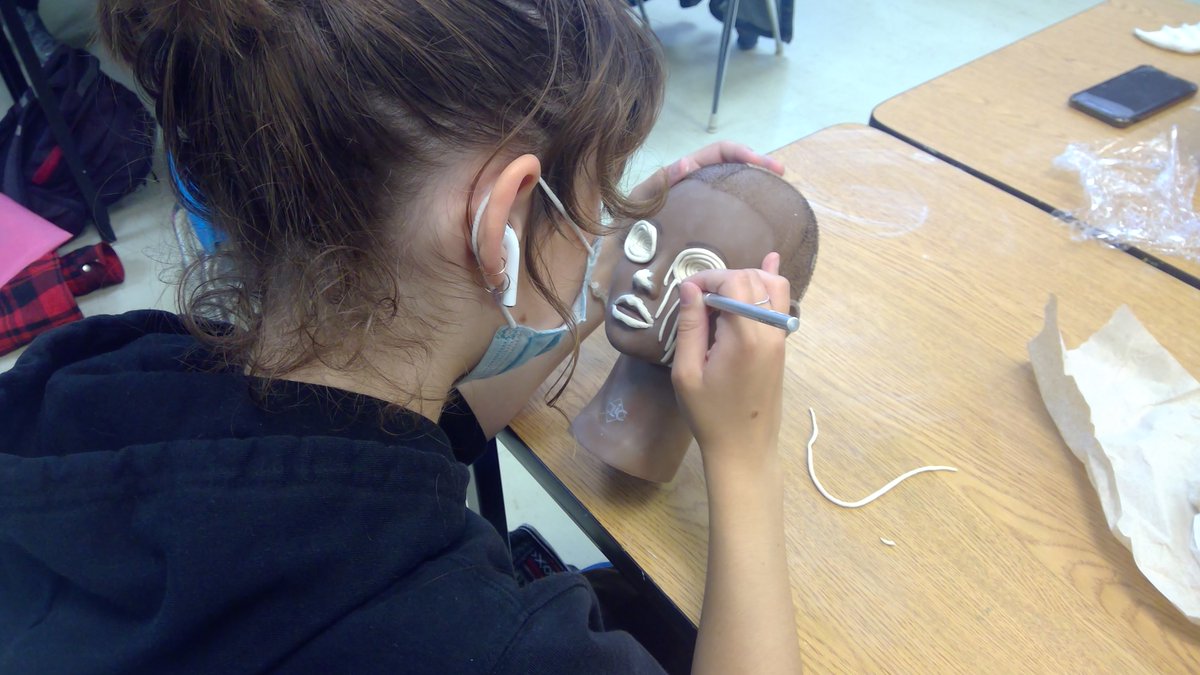 MissLHumphries's tweet photo. It's been a while since I've posted... so here's the 11's and 12's creating some "Horror Head Sculptures" with mannequin heads generously donated from NMC. https://t.co/P9mNB0Qaa4