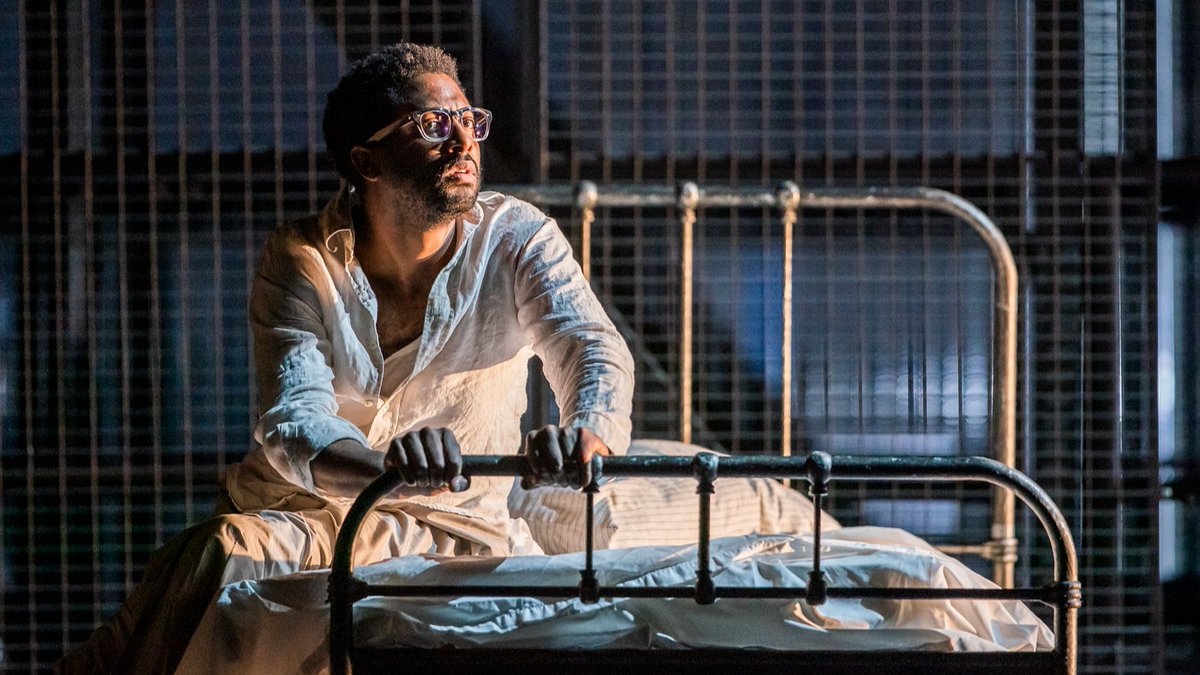 🎭 And it's curtain up on our stream of @TheRoyalOpera's The Knife of Dawn! Directed by the award-winning @OlaInce, it was performed on the Main Stage in October 2020. Watch here: youtube.com/watch?v=b9rwvD… #OurHouseToYourHouse