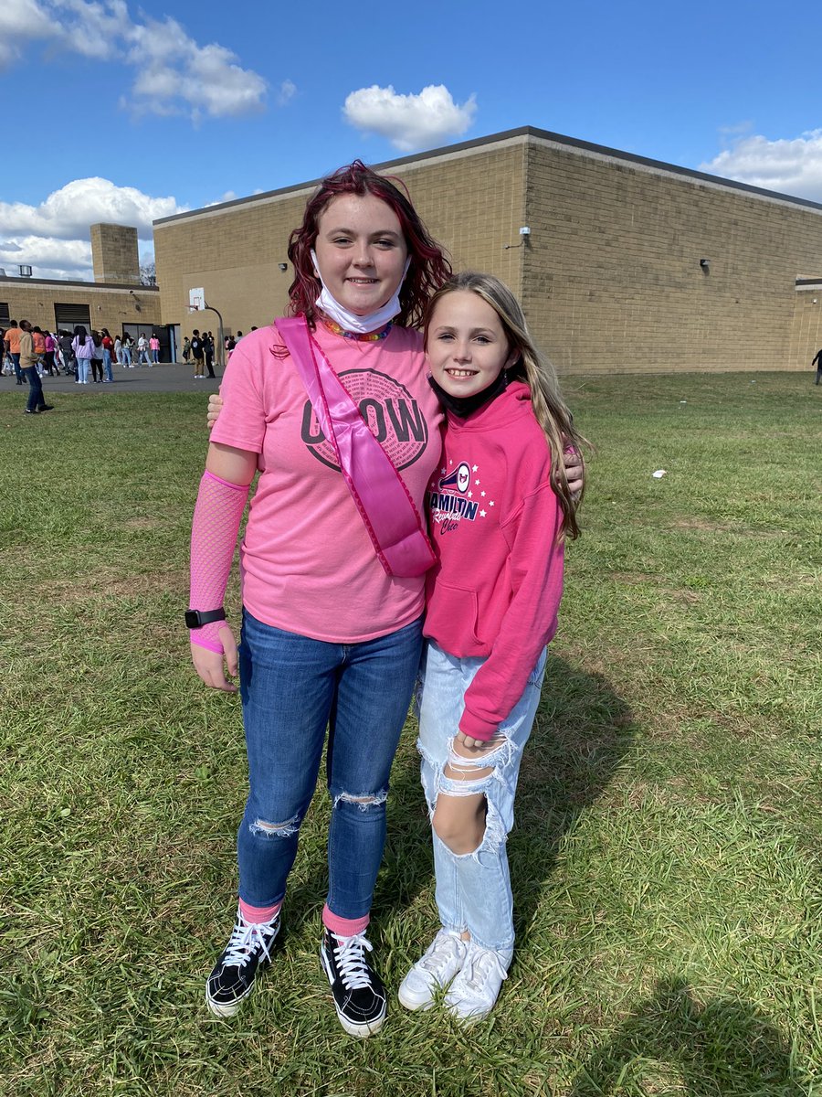 MrsCroly's tweet photo. We have Spirit! #pinkout @HTSD_Crockett @WeAreHTSD https://t.co/4PZywzFOJh