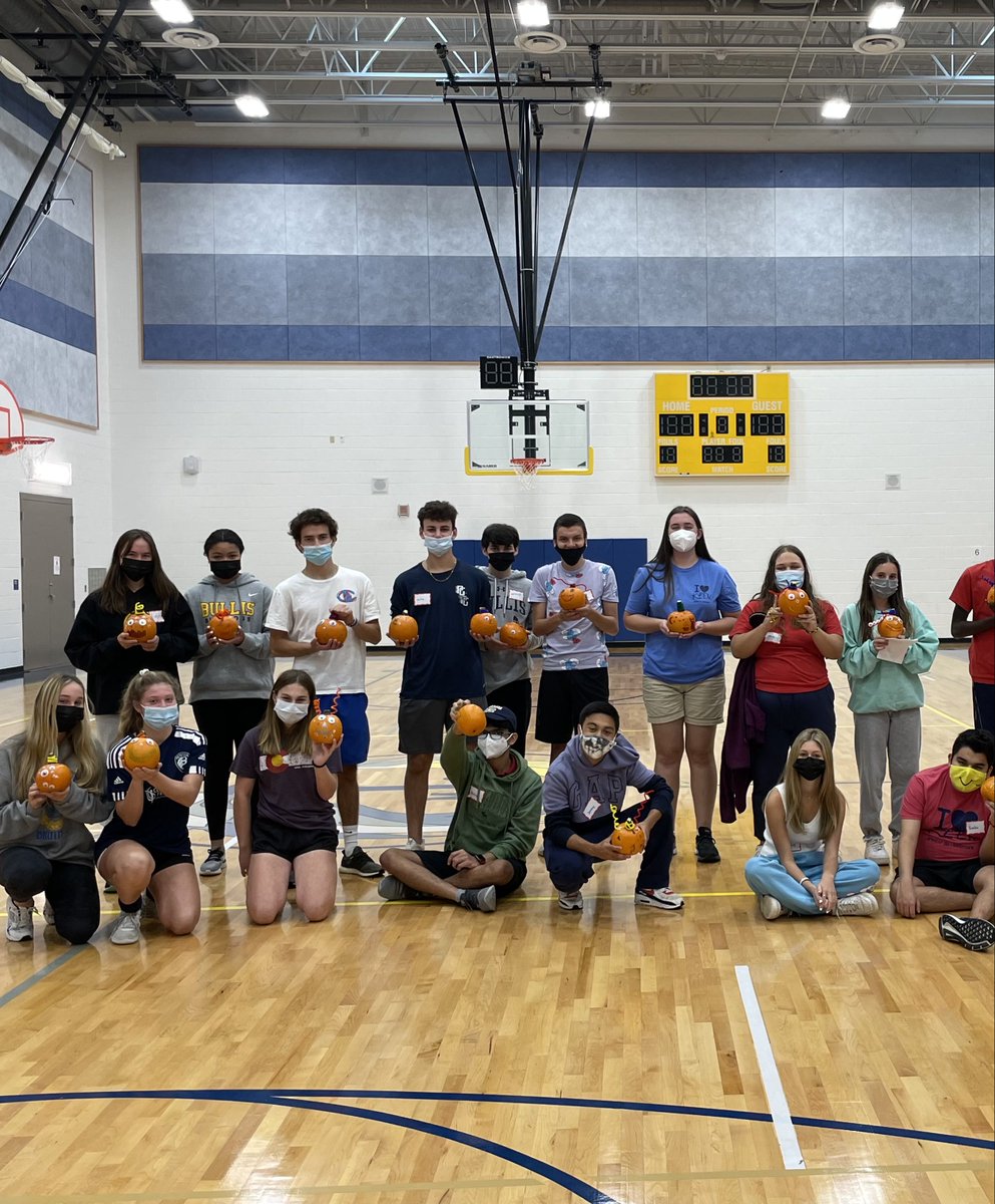 KEENGreaterDC's tweet photo. KEEN Club athletes and volunteers had a blast last Sunday decorating mini pumpkins with googly eyes, stickers, markers, and pipe cleaners!
What does your pumpkin look like?
#KEENGDC #pumpkins #halloween https://t.co/ax7JJShWqa