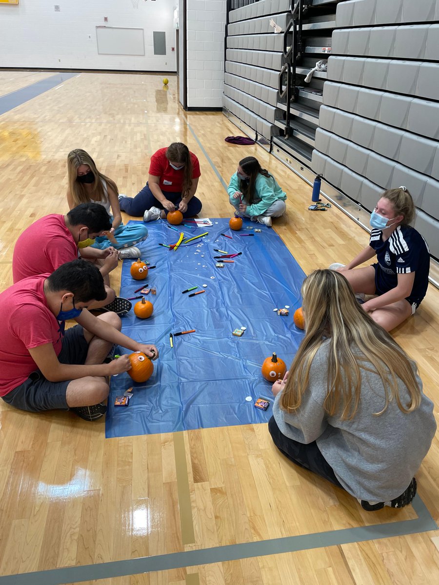 KEENGreaterDC's tweet photo. KEEN Club athletes and volunteers had a blast last Sunday decorating mini pumpkins with googly eyes, stickers, markers, and pipe cleaners!
What does your pumpkin look like?
#KEENGDC #pumpkins #halloween https://t.co/ax7JJShWqa