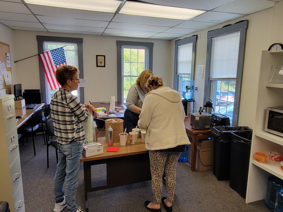 NRC_ExecDir's tweet photo. Ice cream at the Almshouse.  Celebrating one of the last warm days of 2021. https://t.co/ODkWArk935