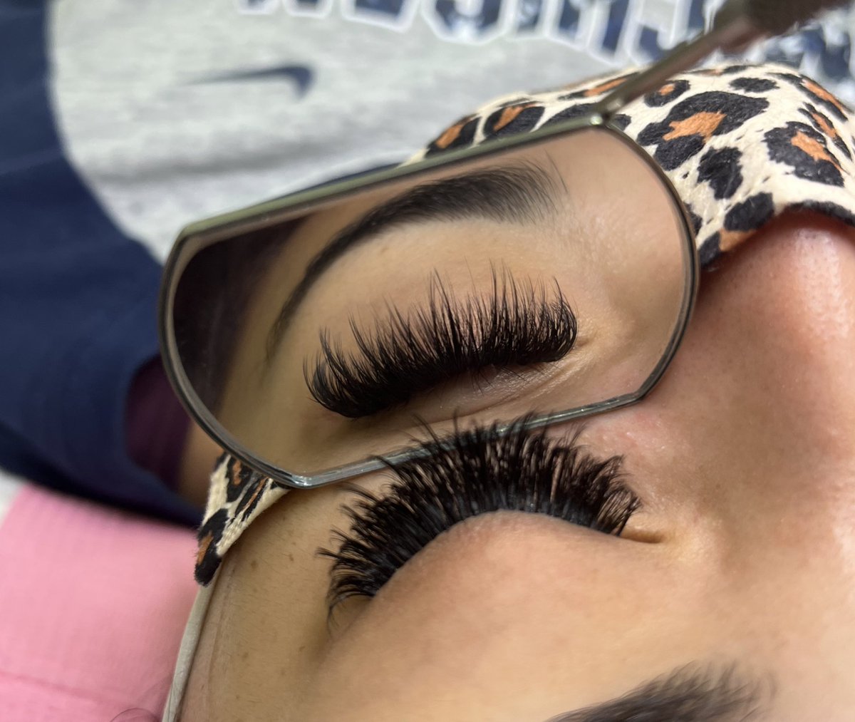 LashesRaina's tweet photo. Mirror view of the ✨PIXIE SET✨🧚🏼‍♀️
•
•
•
#sanantoniotx #satx #satxlashes #lashextensions #lashbabe #lashlove #eyelashextensions #eyelashes #satxlashtech #lashesonlashes #lashesonfleek #rainalashes https://t.co/TTfQpxIZVn
