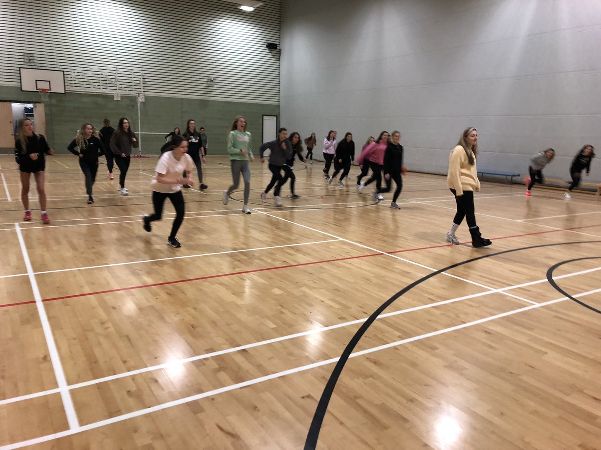 ActiveSchAngus's tweet photo. ๐ Our โnetball leaders in trainingโ practising the netball fundamentals, then working on the some attacking/defending drills & delivering to their peers on the course ๐๐ผโโ๏ธ ๐ช๐ผ #NetballLeaders #SheCanSheWill #ActiveGirls #FemaleLeaders #StrongWomen @NetballScotland @AngusCouncil https://t.co/VlUNa1wNs6