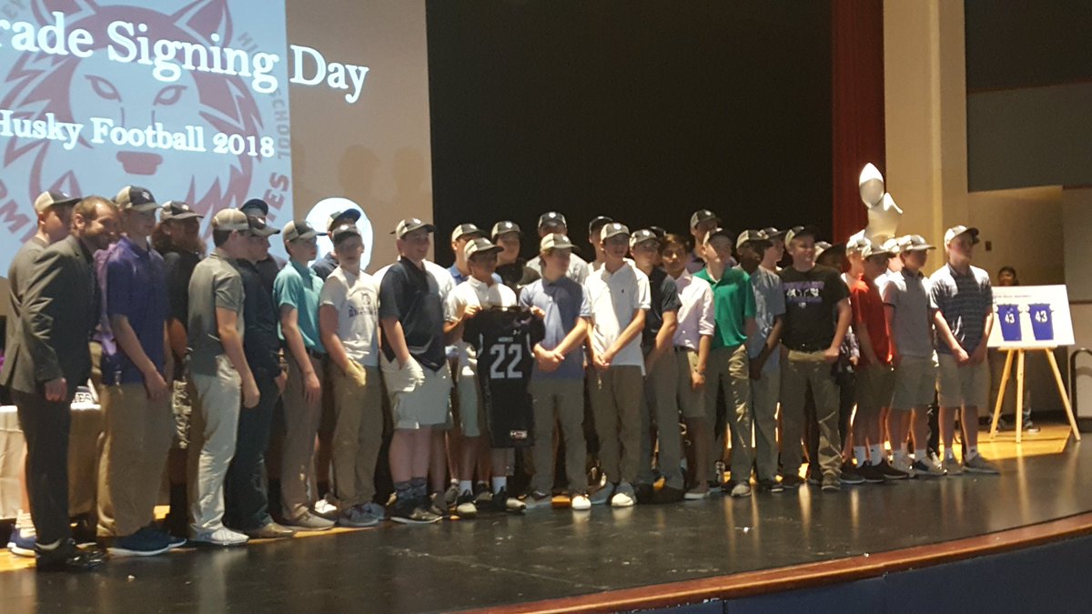 CoachD1925's tweet photo. I helped bring these guys in. I mentored them &amp; I still till this day talk to some of them regularly. Love is an understatement on how i feel about this group! I remember this day like it was yesterday!! 8TH GRADE TO SENIORS! COACH D LOVES YOU @BVNW_Football https://t.co/rlmKwgohId