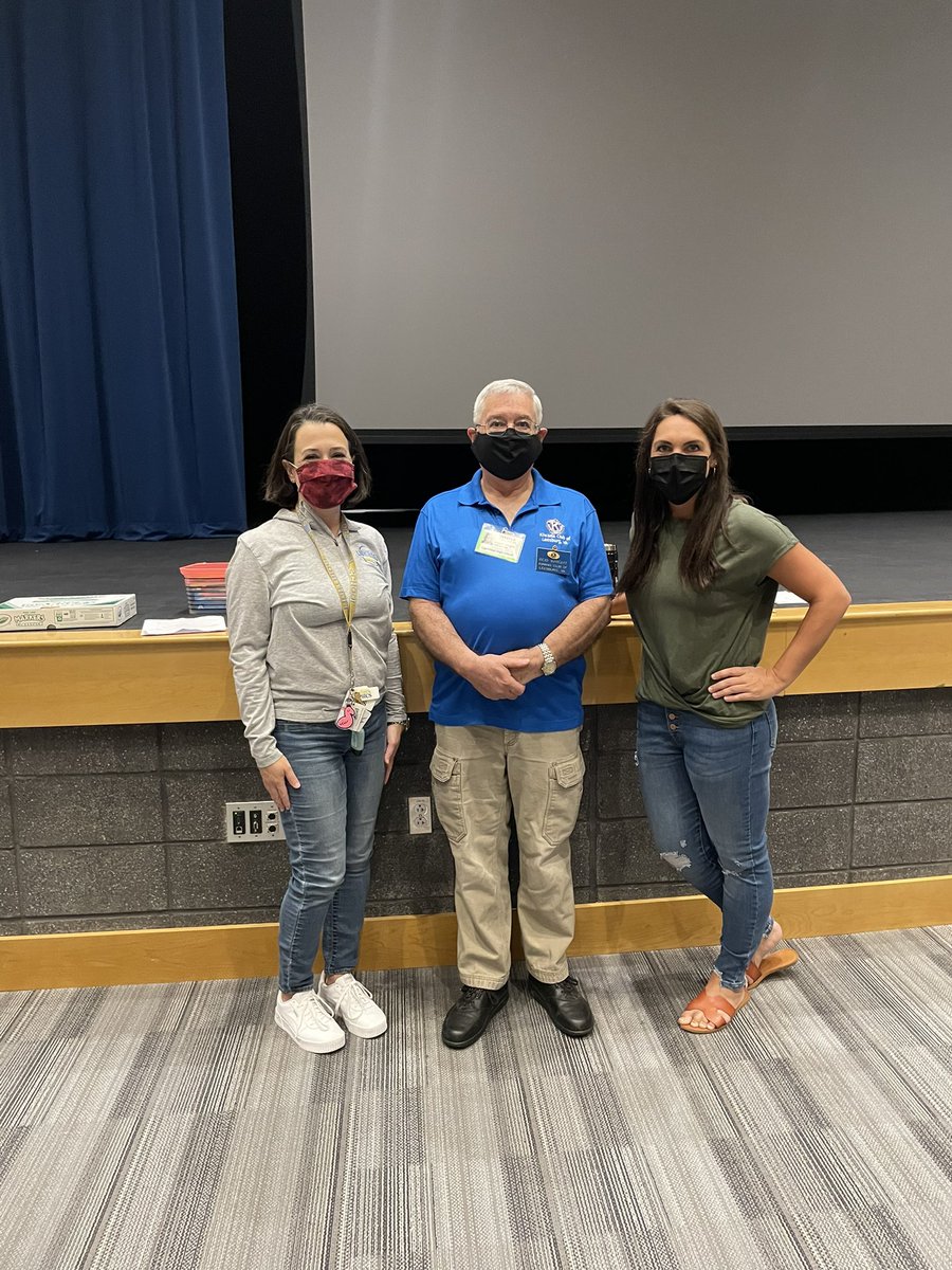 KeyLightridge's tweet image. So wonderful to have Mr. Bob Wright, a representative from the Leesburg Kiwanis, join us for today’s meeting!! Make sure to fill out the membership and application for the club. Hours can be logged through our website - link in bio!!