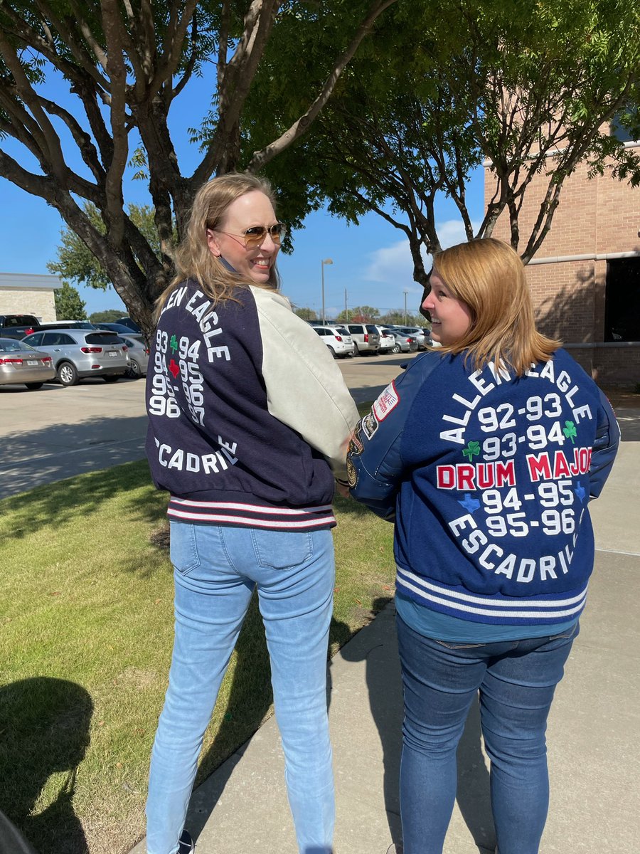 RobinAISD's tweet photo. The Administration Building hosted a tailgate party to celebrate Homecoming this afternoon. Tons of Eagle Pride in this building, and we canβt wait to cheer on Allen tonight. #AllenHoCo #LetsGoEagles https://t.co/ECtDuHok6H