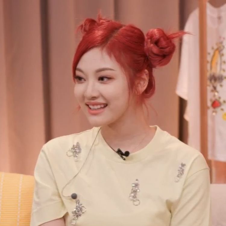 LouBlue__'s tweet photo. happy birthdayyyyy i hope you’ll keep blessing us with your amazing vocals for a long time :3 #19ButterfliesForNingning 
#닝아_우리의_나비가_되어줘서_고마워
#柠檬的唯一宁宝 https://t.co/BYy3Mwrfq4