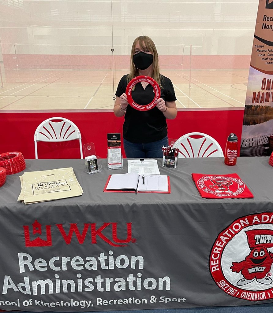 Happy ##FrisbeeFriday at Head for the Hill! Today’s post includes our AMAZING provost and our GA!