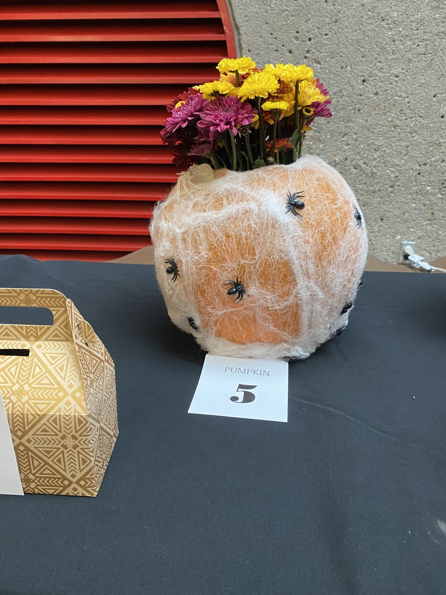 Another wonderful fellowship Friday at the <a href="/uoflbiz/">UofL Business</a>. Great friends, food, and fun. Thank you <a href="/ToddMooradian/">Todd Mooradian</a> @TAMOORADIAN for great culture-building moments that bring us all together. 1st place-Advising amazing flower-cat pumpkin.  #happyhalloween #GoCards