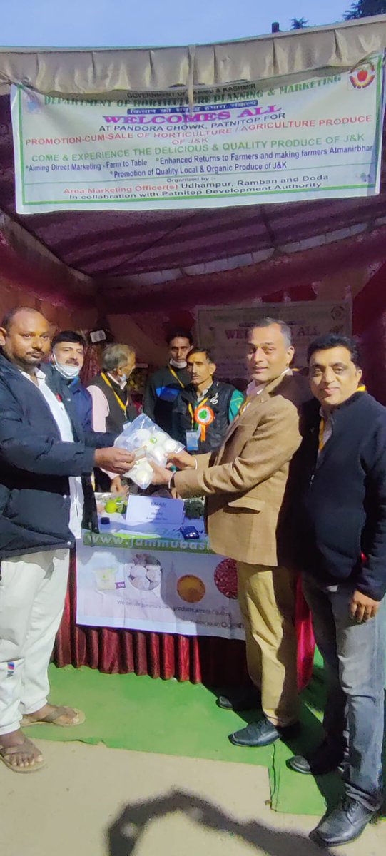 JammuBasket's tweet photo. Value addition is just another form of innovation at grassroot.

#value-added kaladi by #JammuBasket displayed at Exhibition Patnitop.

@dirhpm @diprjk @indukanwal @nitishwarKumar @manojsinha_ @vishesh_jk @smvdutbic @JKEDI4U https://t.co/rTpXlbPqUf