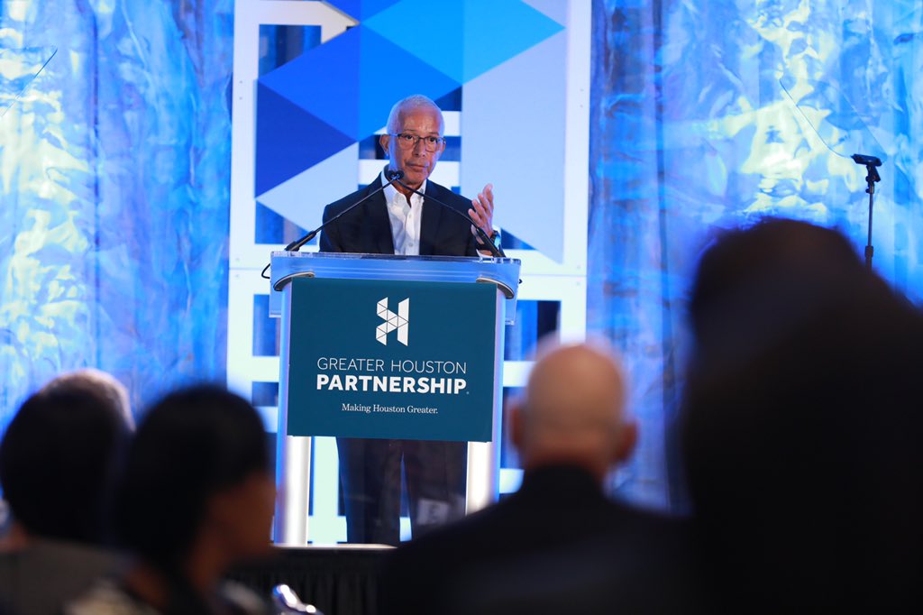 GHPartnership's tweet photo. The out-of-this-world ecosystem at #HoustonSpaceport will create nearly 1,300 jobs in the next two to three years. - Mario Diaz, Director of @AirportsHouston #StateofAirports #AGreaterHOU https://t.co/yaQEIXhZeW