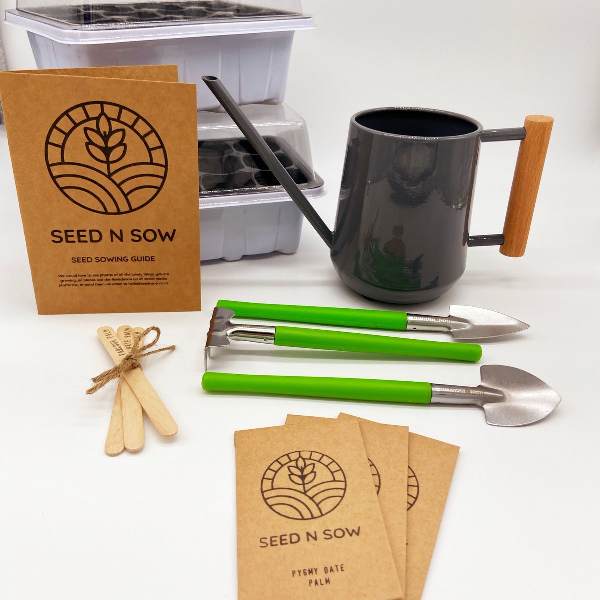 A fabulous gift idea, our Seed n Sow luxury indoor houseplant kit 🎁 

Available to purchase at seednsow.co.uk/collections/gi… 
⠀
#seednsow #gardeningblog #gardeningblogger #gardeningtips #growyourown #gardeninglife #gardeningtipsforbeginners #urbangarden #gardenlife #homegardening