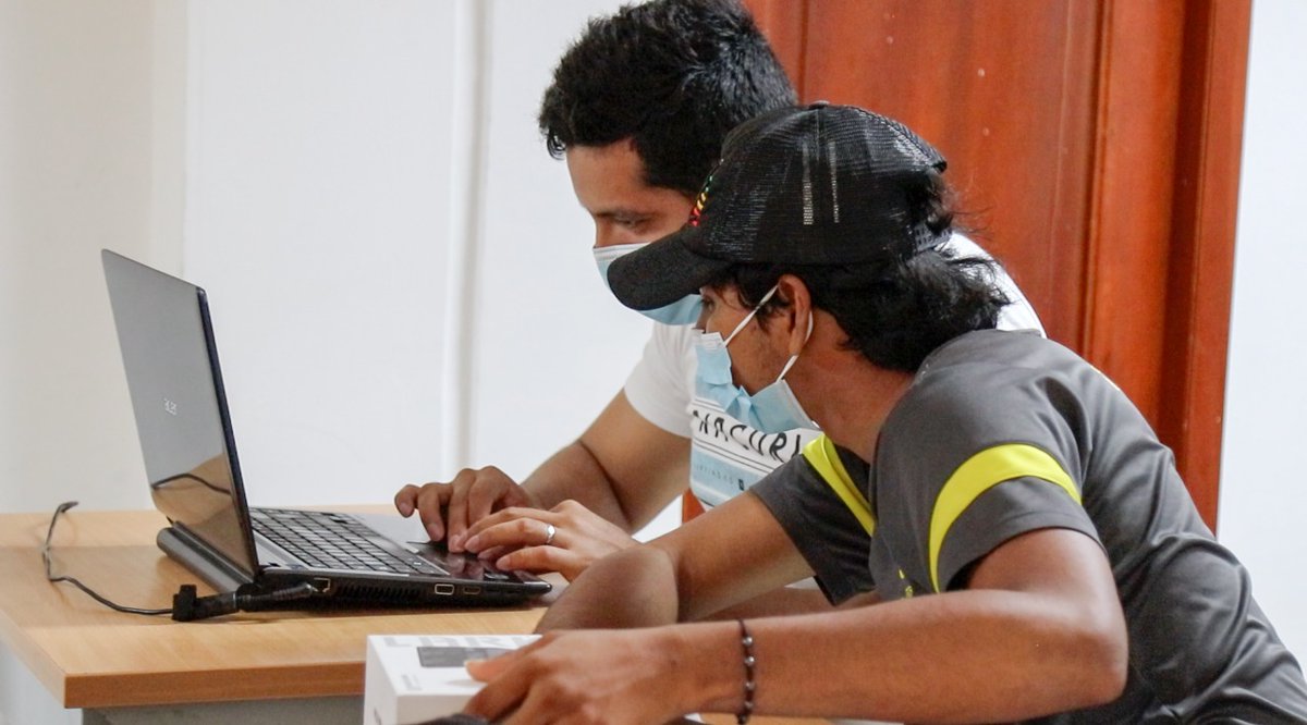 Telecom_Ec's tweet photo. Al Infocentro de la parroquia Tarifa (cantón Samborondón, Guayas) llegó la ministra @vmaino con el objetivo de dialogar con sus habitantes y constatar que la atención en este espacio digital se realice con calidad.

@logiktel @ConagopareN @Yildarivera https://t.co/wjBlh6vcRf