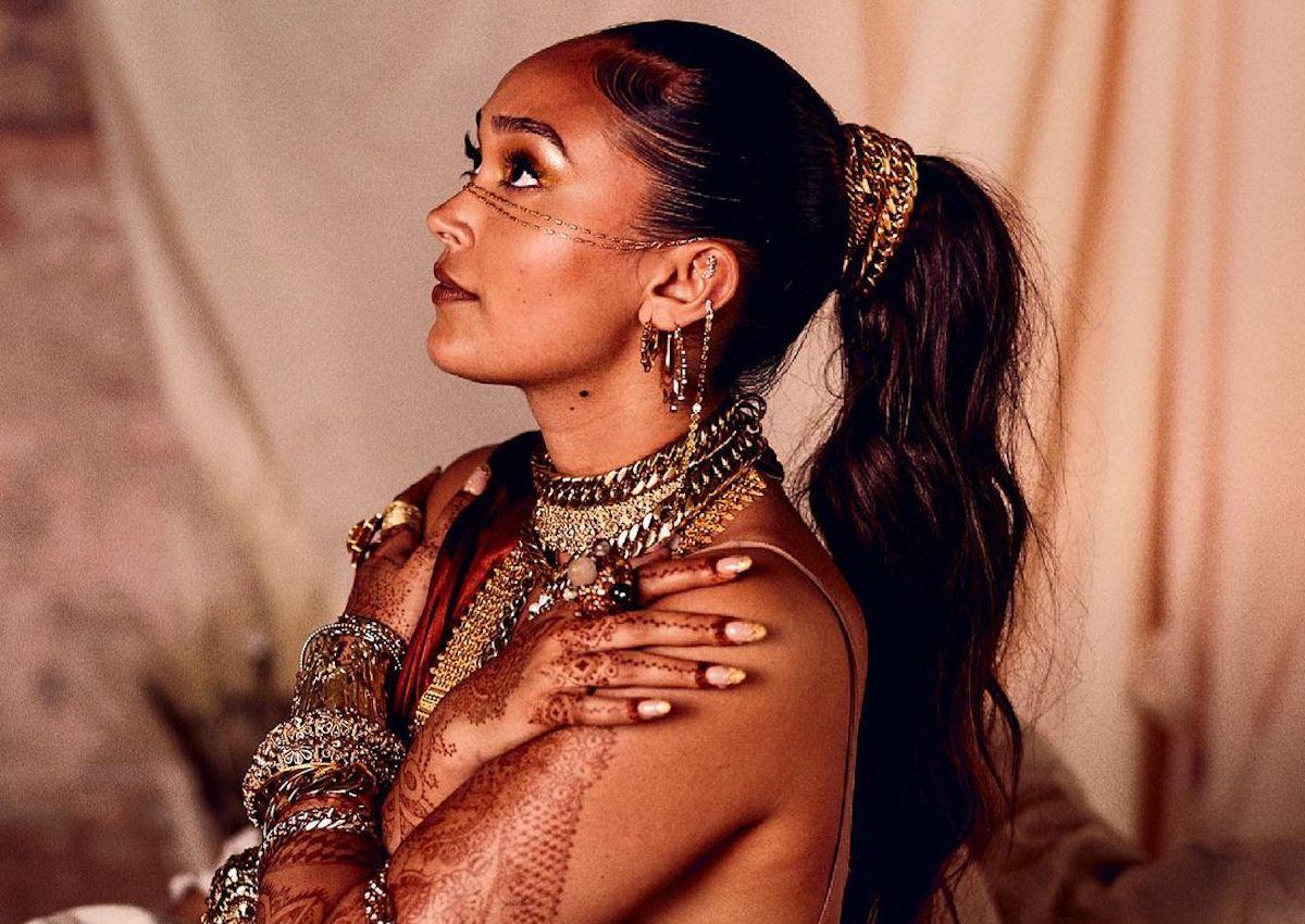 officialcharts's tweet photo. South London singer-songwriter @joycrookes' debut album Skin makes a Top 5 debut, and is the biggest-seller in independent record shops this week 👑  https://t.co/9uMXWs9Nw4 https://t.co/inqbL1q8Ly