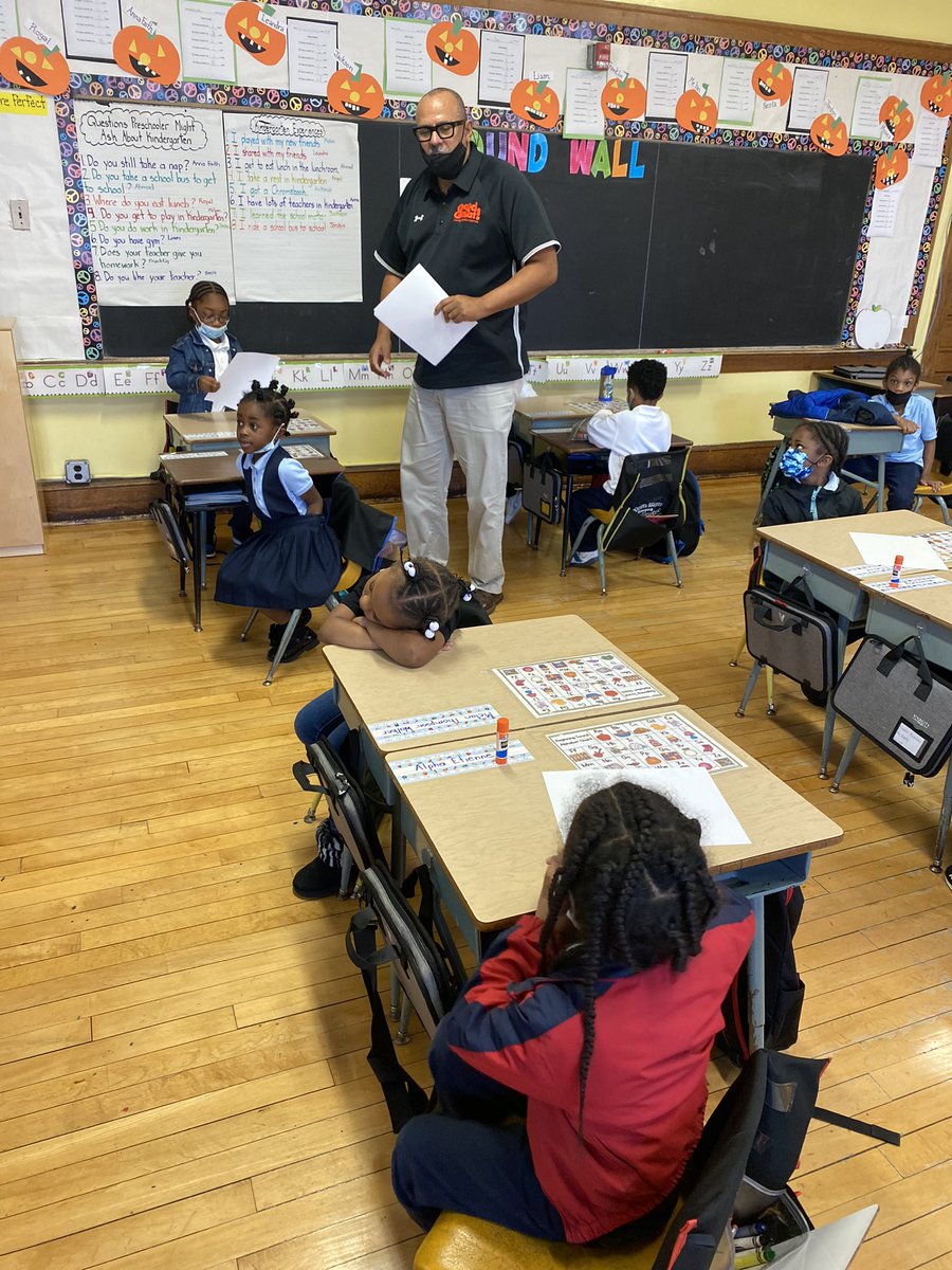 Mr. Pettit even had an activity for the students after he read to them. He walked around checking for understanding and praised them for their work. He made my babies so happy today. Thank you Mr. Pettit! <a href="/Gerald_Fitzhugh/">Gerald Fitzhugh II, Ed.D. 👌🏾♦️👌🏾♦️KAY</a> <a href="/ClevelandCSS/">Cleveland Street School</a>