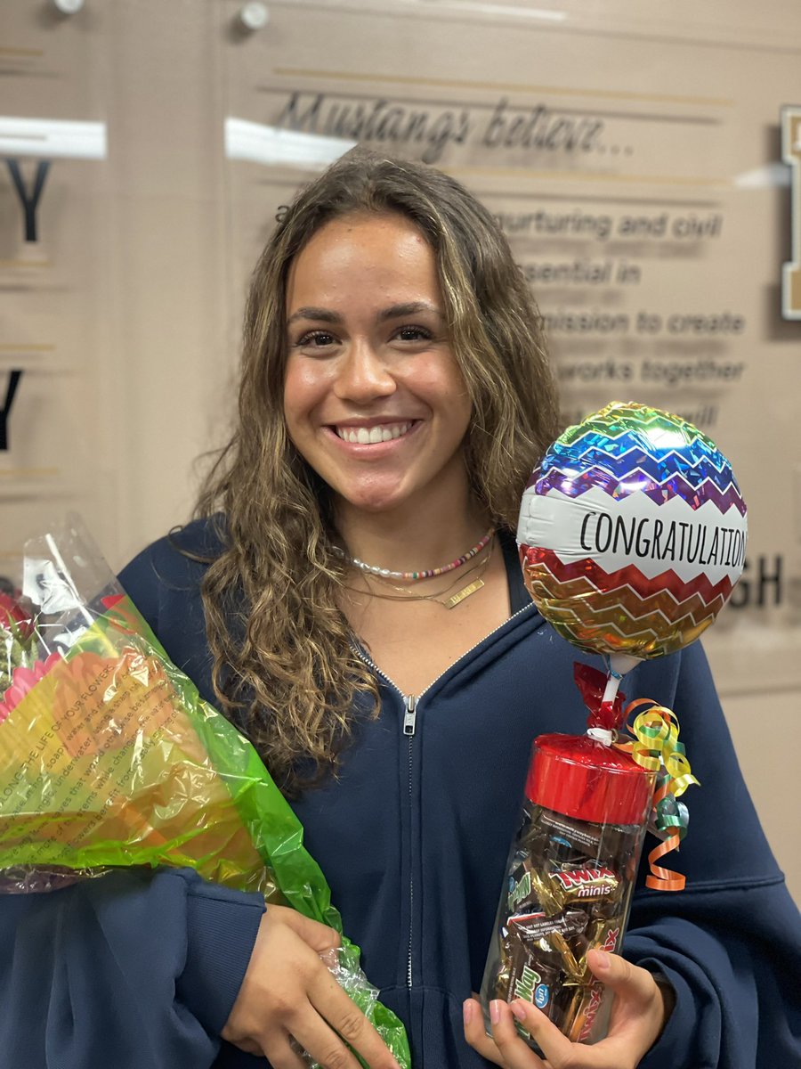 JWMHS's tweet photo. Congratulations to Bebel Vieira, the #Mustangs2022 #OutstandingSenior for @JWMHS! We are so proud of her! #YouCantStopBebel #YouCantStopSeniors #YouCantStopExcellence https://t.co/J3o0SFeTIz