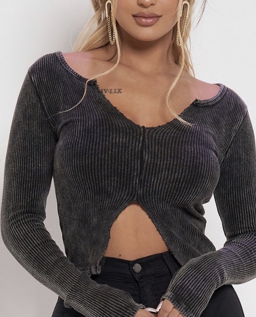 OUR DESSI TOP in Olive and Charcoal. Which is your fav? 😍

SHOP NOW 🛍
shopninetyfive.com 💖