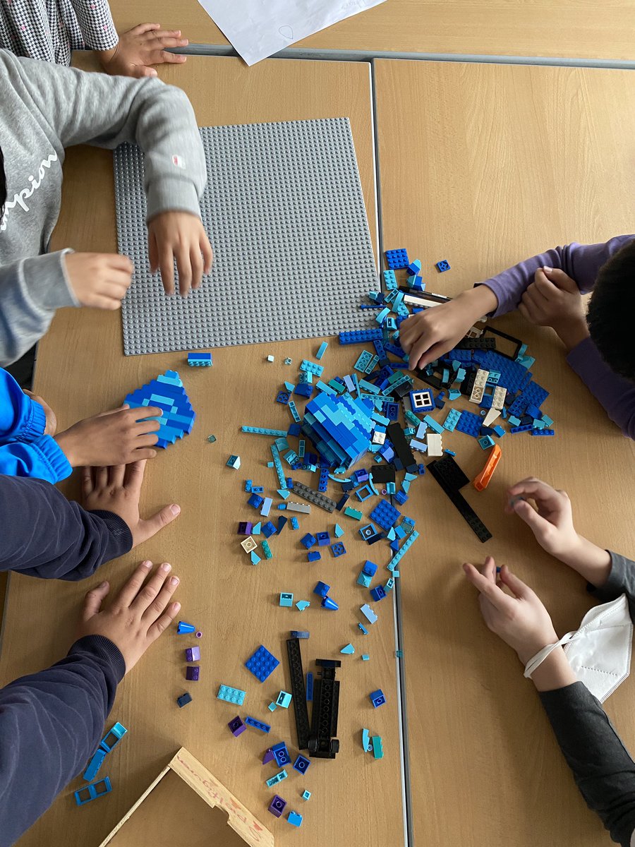 loonyleabra's tweet photo. How do we connect creativity, lego and the zones of regulation? @VIS_Austria #VInSpired https://t.co/I9E07vknyK