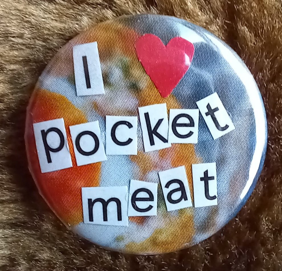 FishersBilly's tweet photo. ♥️Bob♥️
One of a kind, Bob Mortimer inspired, collaged button badge in my Etsy shop now.
Scotch egg background with handcut lettering and heart. All paper recycled from old magazines.
Free UK delivery &amp; fully recyclable packaging.
https://t.co/OPUd3KKtXf https://t.co/InSM2r2l8M