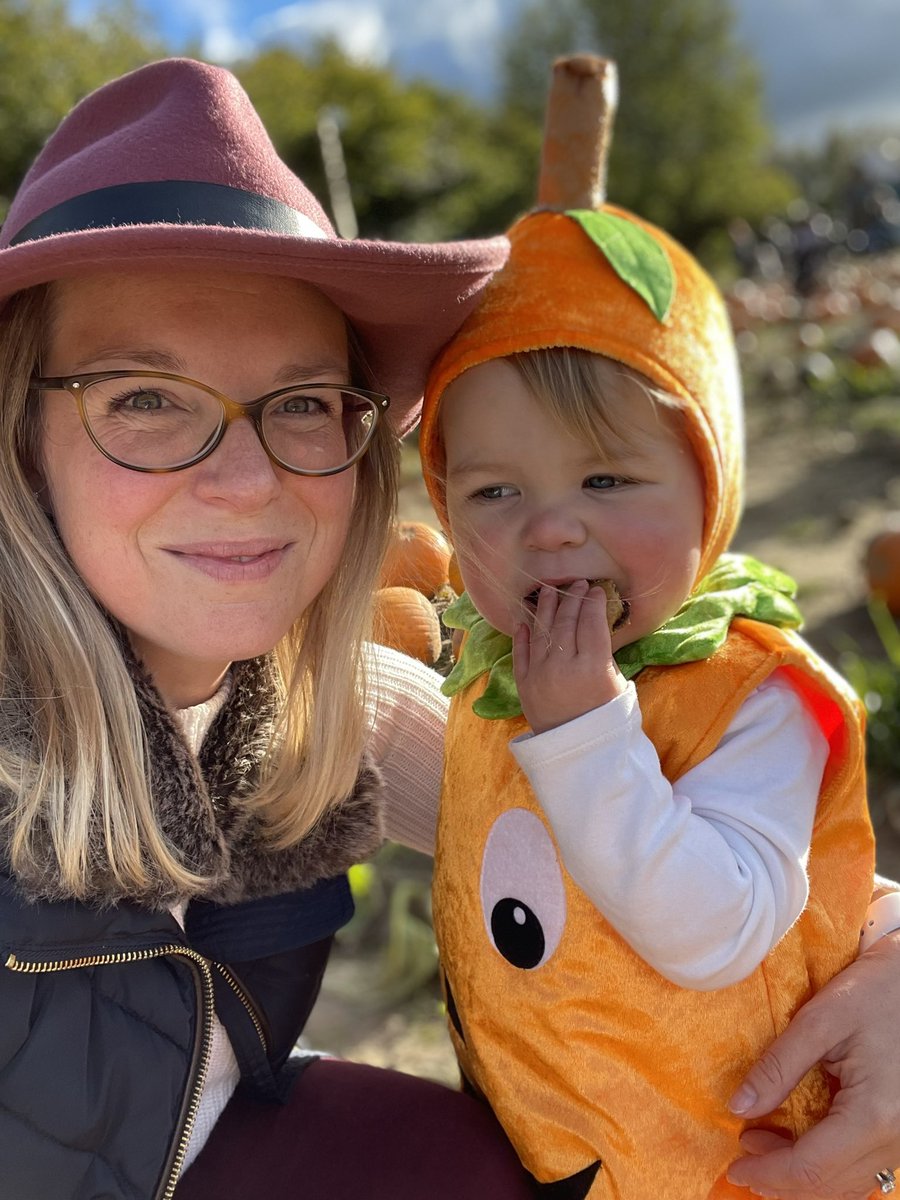 BecButler_'s tweet photo. Best day out with my little pumpkin 🎃 @Tulleys_Farm #tulleysfarm #pumpkinpatch #pumpkins #Halloween https://t.co/WxfEY871cQ