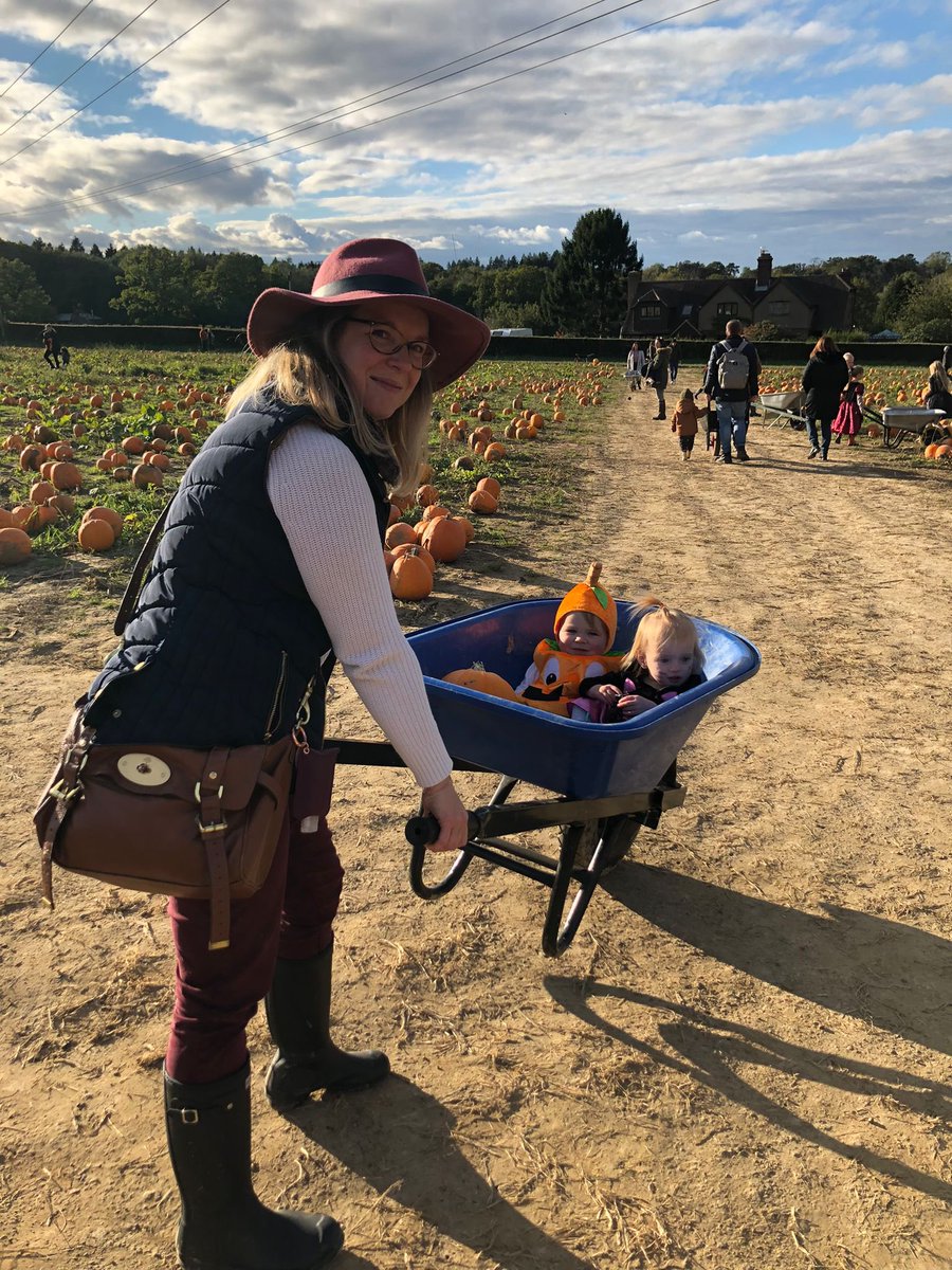 BecButler_'s tweet photo. Best day out with my little pumpkin 🎃 @Tulleys_Farm #tulleysfarm #pumpkinpatch #pumpkins #Halloween https://t.co/WxfEY871cQ
