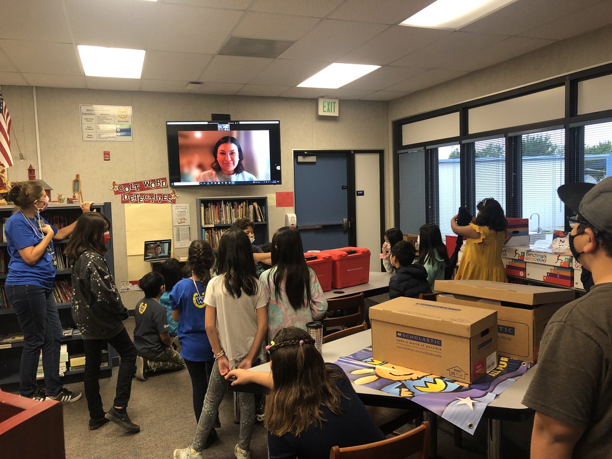 WalnutColts (@walnutcolts) on Twitter photo Getting creative in our library and finding ways for volunteers to continue volunteering! Thank you 2020-2021 Partner in Education Diana Giannone for reading via Zoom in our library! <a href="/WalnutColts/">WalnutColts</a> <a href="/WVUSD_Tweet/">Walnut Valley USD</a> Getting creative in our library and finding ways for volunteers to continue volunteering! Thank you 2020-2021 Partner in Education Diana Giannone for reading via Zoom in our library! <a href="/WalnutColts/">WalnutColts</a> <a href="/WVUSD_Tweet/">Walnut Valley USD</a>