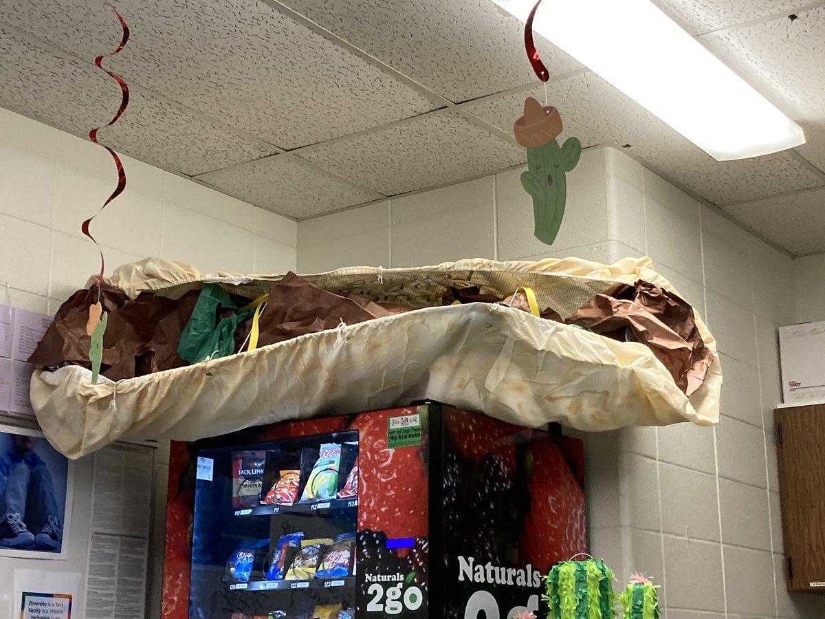 BearcatPrin's tweet photo. My staff knows that I’m a taco fanatic which I lovingly call myself a #tacohead. So, for principals month they threw me a taco luncheon! It was so amazing! Delicious was an understatement. Real barbacoa, frijoles, and arroz! Im stuffed! #tacosaremyjam @KSPrincipals @USAKansas https://t.co/5W2P5bwQ9K