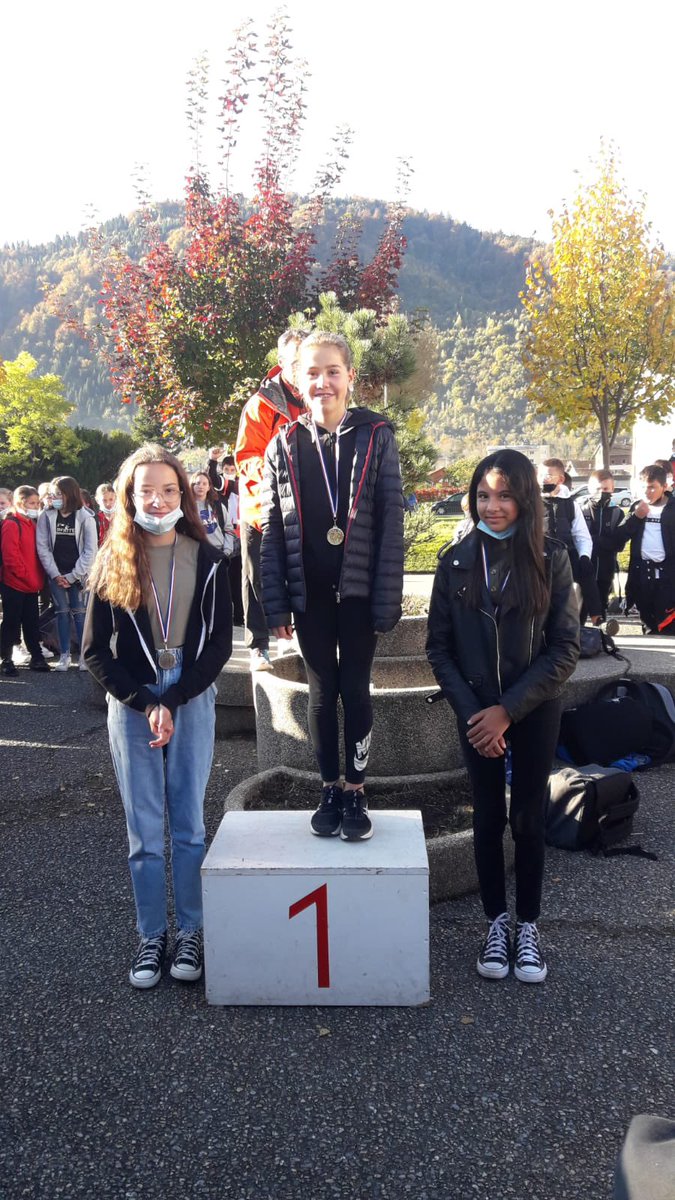 Bravo à tous les élèves qui ont couru le Cross interclasses en Eps cette semaine 👏 les podiums filles 6e, 5e,4e et 3e.