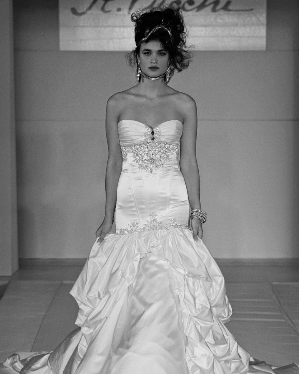 rani_stpucchi's tweet photo. Often imitated, Never duplicated…
St.Pucchi Couture - 9355
Exclusively at https://t.co/8gZhgky3FA
#wedding #bride #bridal #bridaldress #bridalgown #engaged #bridetobe #weddinggown #weddingplanning #sale #bridalsale #yourbridalstyle #bestseller #stpucchi #ranistpucchi https://t.co/rtO0UjJXVG
