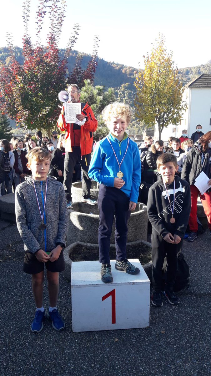 Bravo à tous les élèves qui ont couru le Cross interclasses en Eps cette semaine 👏 les podiums garçons 6e, 5e,4e et 3e.
