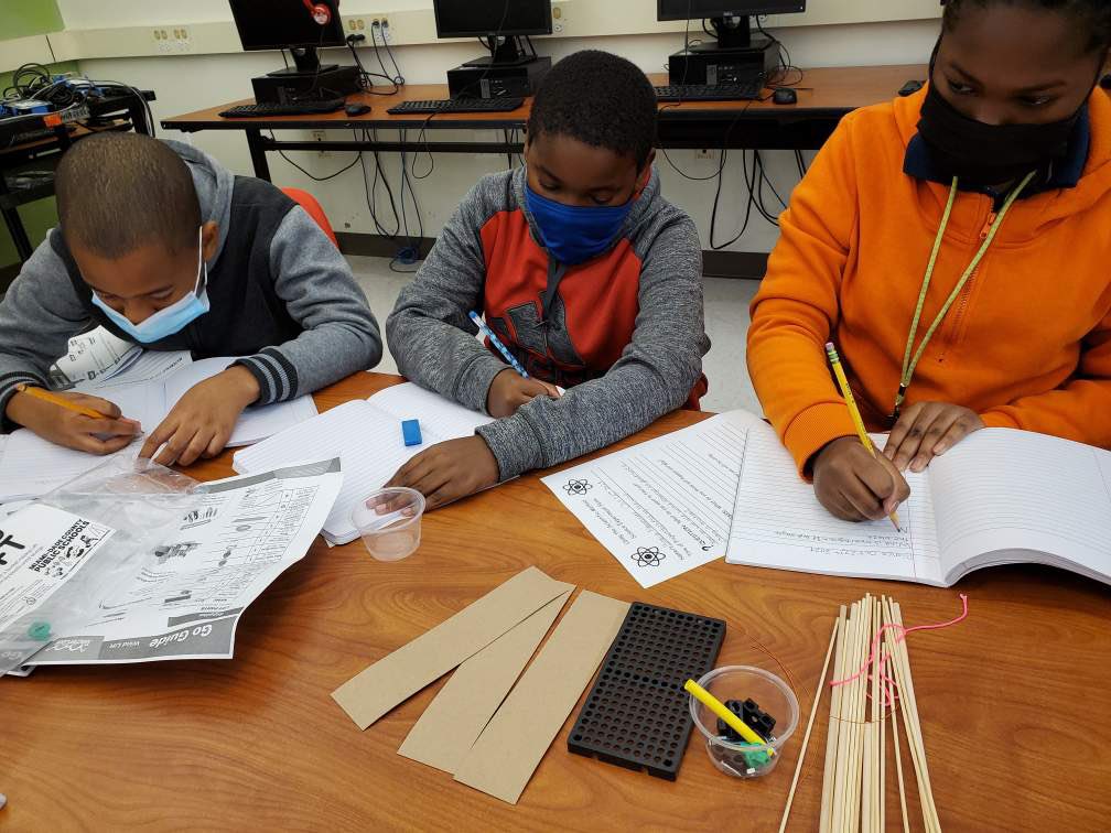 Arch_CreekElem's tweet photo. Fifth Grade STEM Friday: “How can we use wind energy to generate a change in motion?” Students used materials to build and design wind lifts while selecting a 45 or 90 degree angle for their blade designs. @MDCPSSTEAM @MDCPSNorth #STEMFridays https://t.co/3Or9tGxl3f