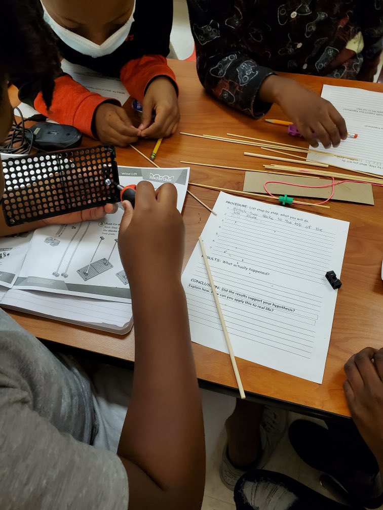Arch_CreekElem's tweet photo. Fifth Grade STEM Friday: “How can we use wind energy to generate a change in motion?” Students used materials to build and design wind lifts while selecting a 45 or 90 degree angle for their blade designs. @MDCPSSTEAM @MDCPSNorth #STEMFridays https://t.co/3Or9tGxl3f