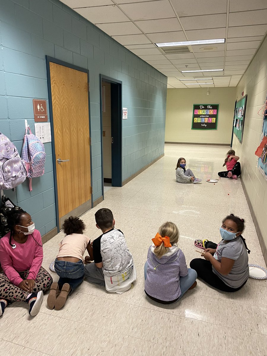 Ms. Brett’s 2nd grade Cardinals busy testing pumpkin catapults! #FunFriday #STEM <a href="/IWCSchools/">Isle of Wight County Schools</a> <a href="/CarrolltonES/">Carrollton Elementary School</a>
