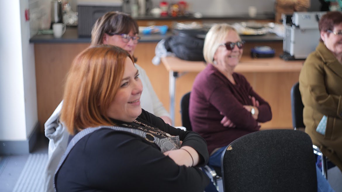 Pics inniú ón imeacht cheilúrtha oidhreachta mar chuid d'Fhéile na Carraige inár thaispeáin muid fiseán fá Stair Ionad Pobail Newhill sa cheantar is bhí bunaitheoirí is ceannródaithe an tionscadal in éineacht Linn. Buíochas aríst  Bayview Media as an obair iontach.
(1/2)

#FnaC21