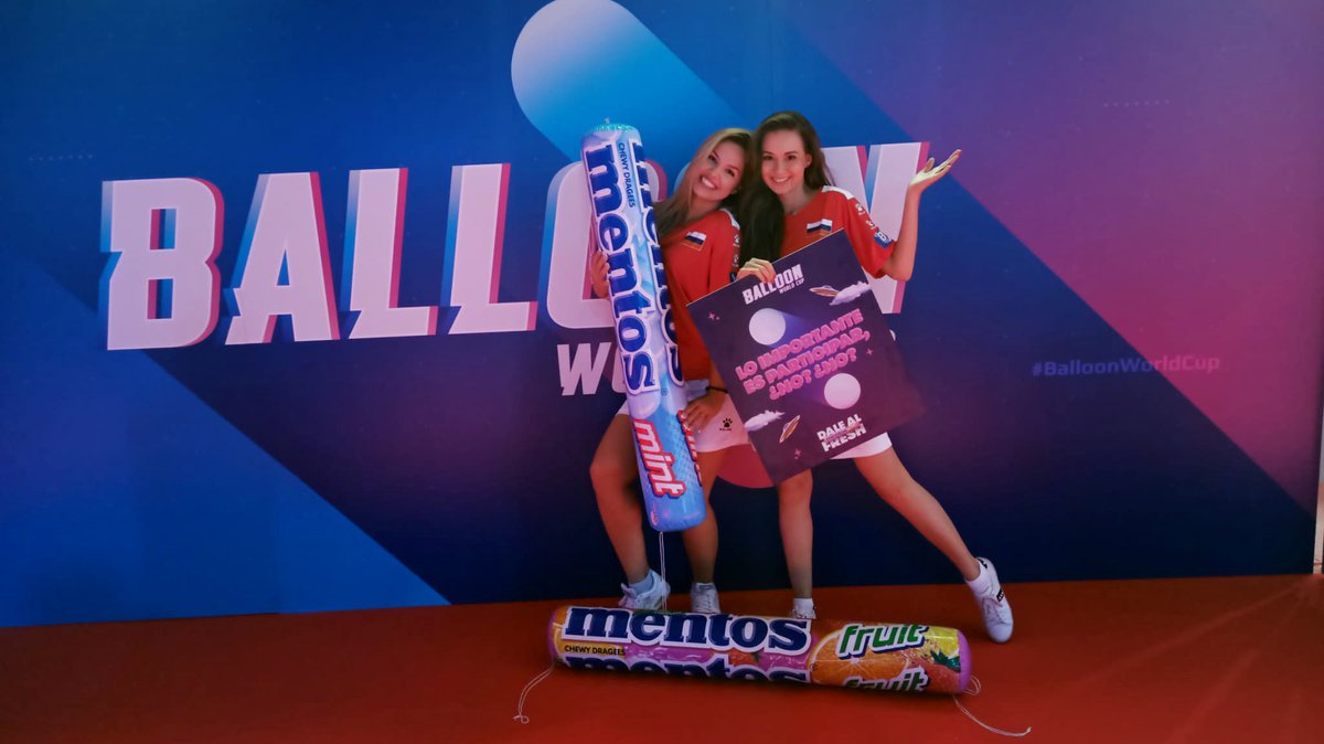 Mentos_Esp's tweet photo. El buen rollito que había en la zona de prensa con todos los países era tremendo 🎈❤️
#BalloonWorldCup https://t.co/KXq1xcvAHC