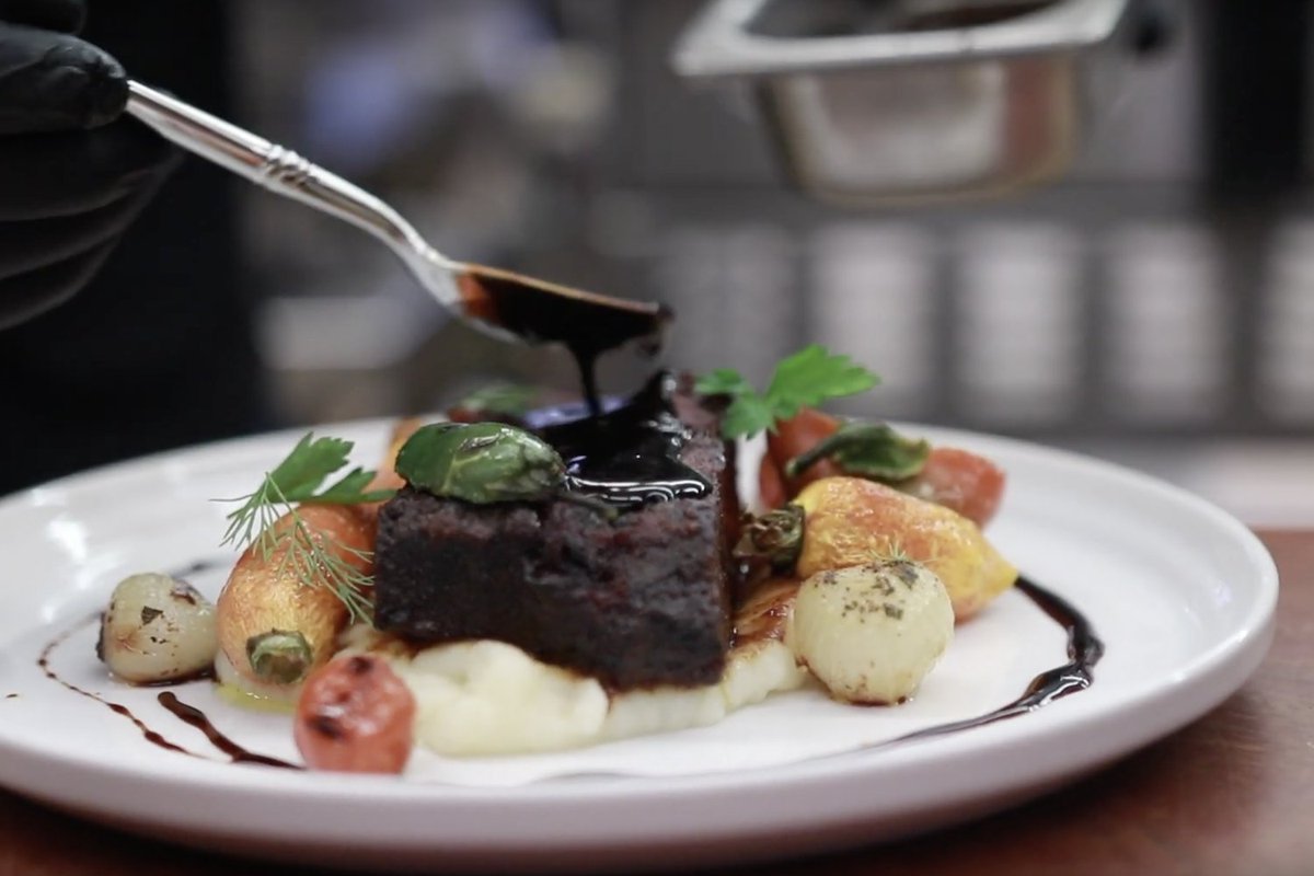 CentralAlum's tweet photo. Join us in the Alumni Plaza tomorrow for the Homecoming football game and enjoy braised beef short ribs during halftime, thanks to CWU Dining Services and 1891 Catering! 

We can't wait to see you, cheer on our Wildcat football team, and enjoy this delicious meal! 

#CWUAlumn ... https://t.co/bvflSyYh77
