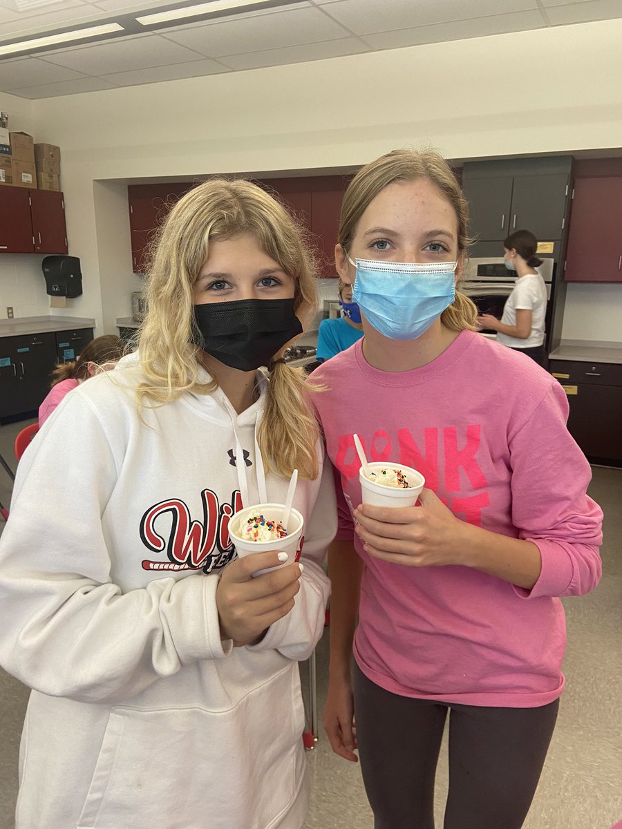 MrsHam_FCS's tweet photo. Accidentally buying too much milk means 8th grade got to perform a science experiment and make ICE CREAM! #wwms @WilsonSchlDist #fcs #lifeskills https://t.co/nz5fbaPSg8