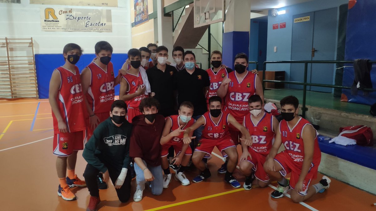 cbzaragoza's tweet photo. Cadete Masculino A

Calasanz 31
Azulejos Moncayo CBZ 50

Buen primer partido para empezar la temporada en el que conseguimos despegarnos en el marcador gracias a una gran defensa colectiva. Seguimos!!!  #teamCBZ https://t.co/Og9QnB8r5U