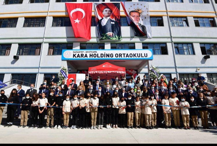 skaraholding's tweet photo. KARA HOLDİNG ORTAOKULU AÇILDI.
Kara Holding tarafından yaptırılan ve Milli Eğitim Bakanlığı'na devredilen KARA HOLDİNG ORTAOKULU bugün yapılan törenle açıldı.
#karaholding #karafiberplastik #karafiberelyaf #karweb #eğitim #ortaokul #eğitimedestek https://t.co/DuJRhnnHxi