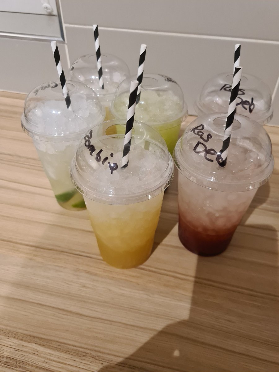 emmalou062004's tweet photo. Friday night cocktails at home with Mr Jam @capitaldance @CapitalOfficial providing the banging tunes 👌👌👌 https://t.co/ZYcDfZFW10