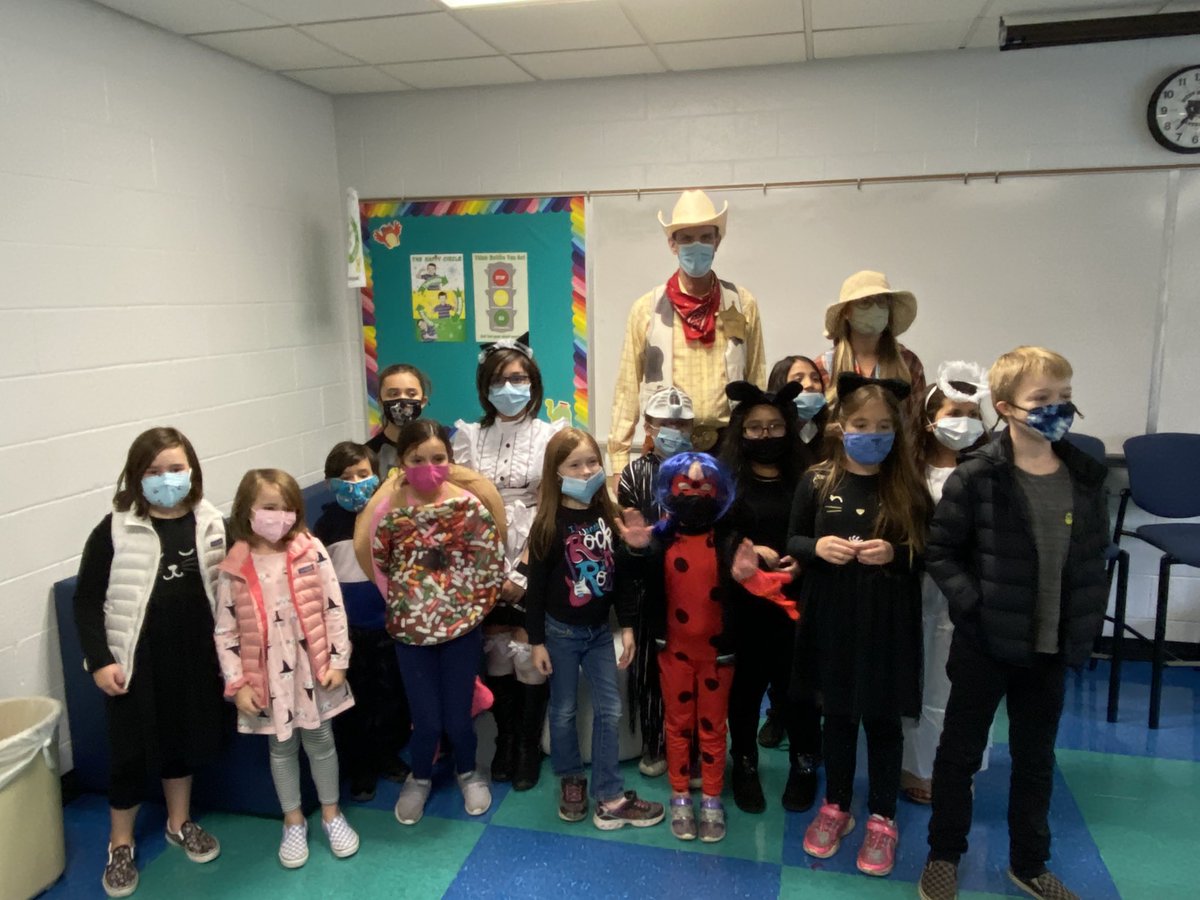 _BrianField's tweet image. We know that connections matter @WOVAcademy! #fallactivitytime @ERStiefel @MrLynnd @KSmokerWO