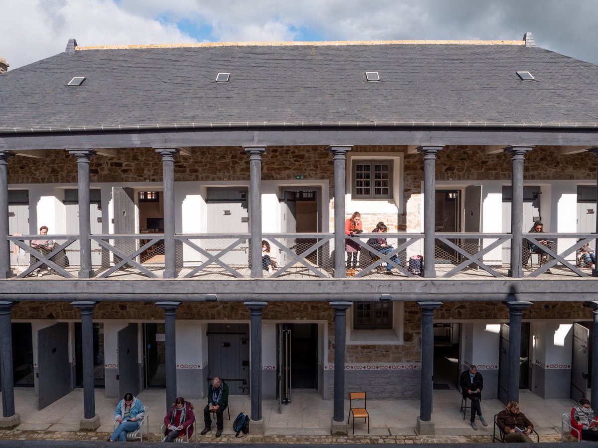 Ensemble, chacun son livre dans toute la Bretagne : <a href="/LeCnam_Inseac/">Le Cnam #InsEAC</a> participait aujourd’hui au quart d’heure de lecture silencieuse. Partagé par l’ensemble de la communauté, il autorise le plaisir lié à cette courte pause et remet le livre au centre de la vie de l’école #EAC