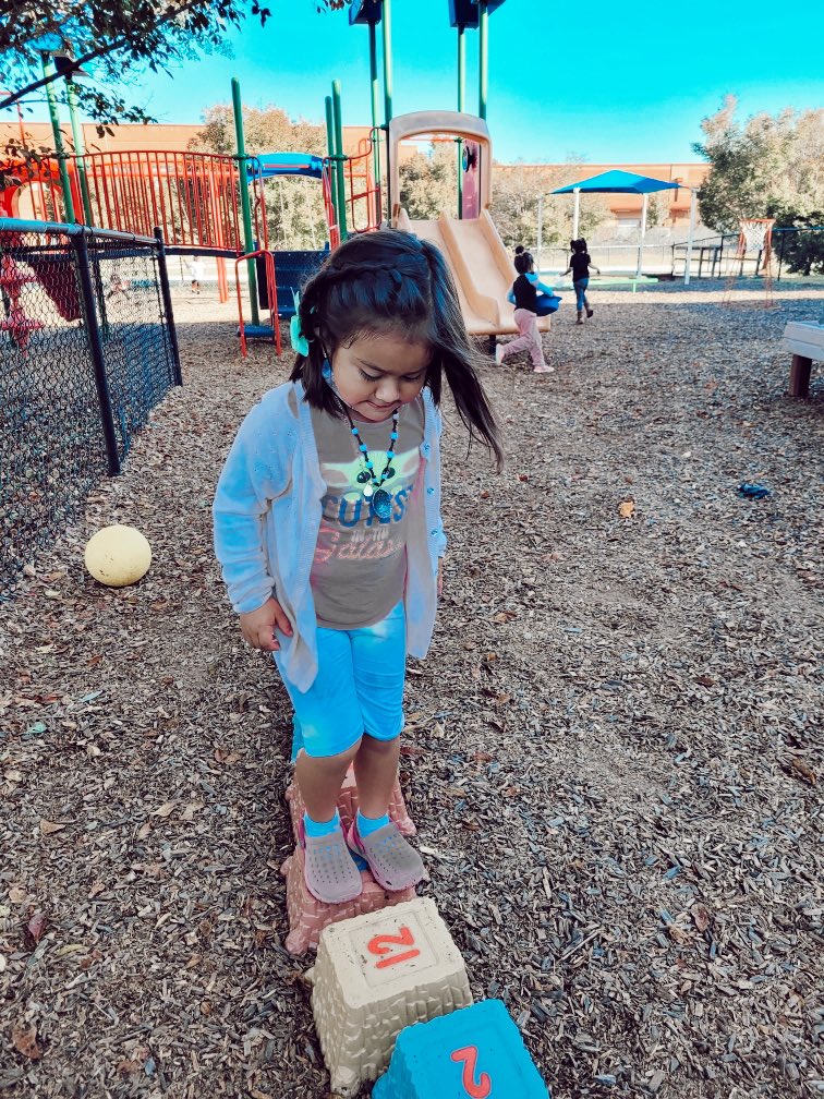 RCPS_EarlyLearn's tweet image. Cover me in sunshine ☀️ #playgroundvibes