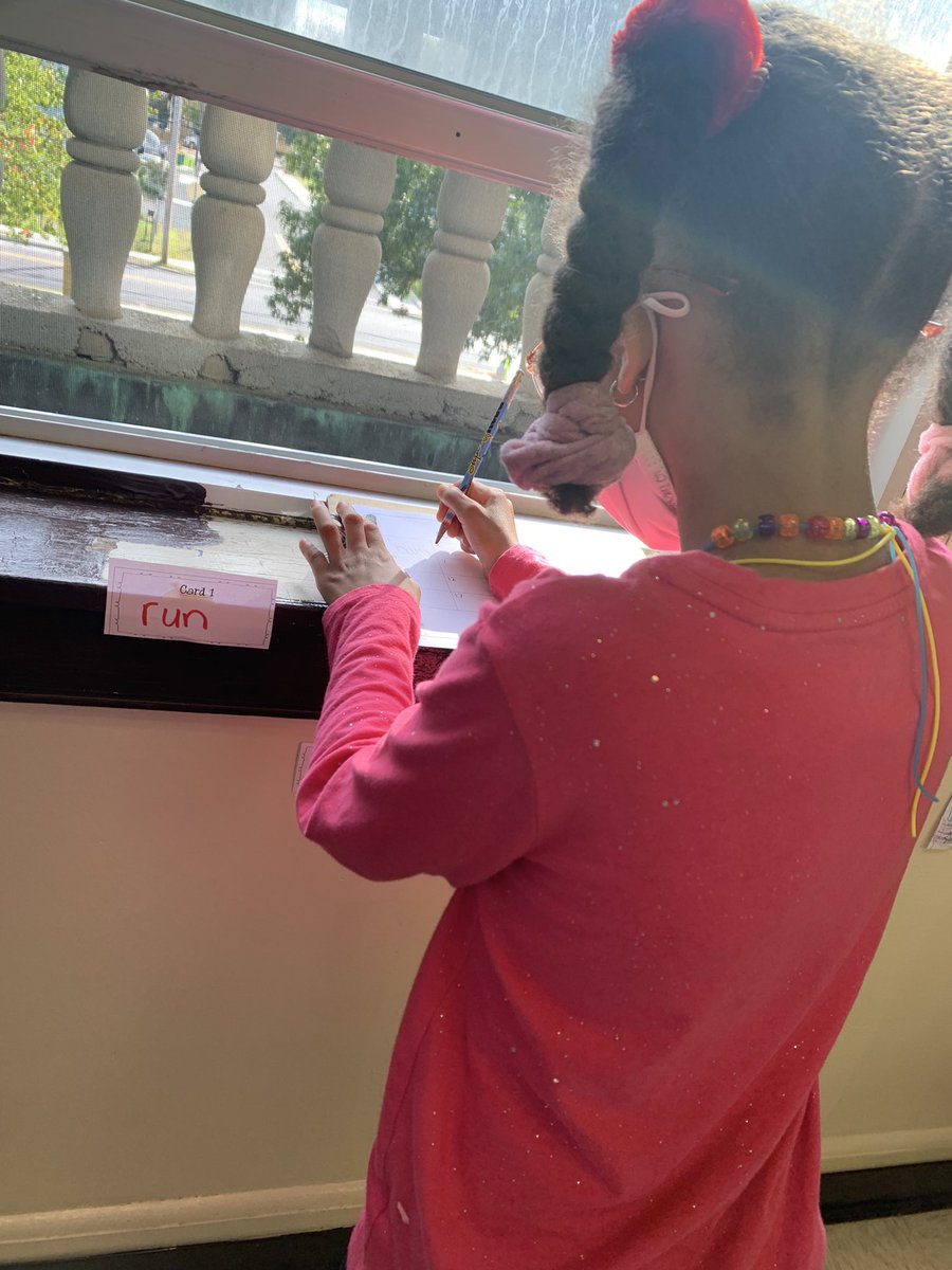 sfirthewrsd's tweet photo. Fun Friday Reading, Writing, and Marking Up words with Scoot!!#wilsonreadingsystem #gnrpride #EWRSD https://t.co/J0MARNZ5WS