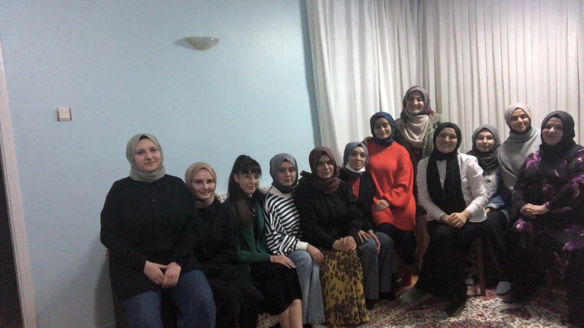 ÜniAK Ankara hanımları olarak öğrenci evi ziyaretlerimize başladık.

Gurbette ilk gün zordur, ama biz buradayız siz yalnız değilsiniz 🤗